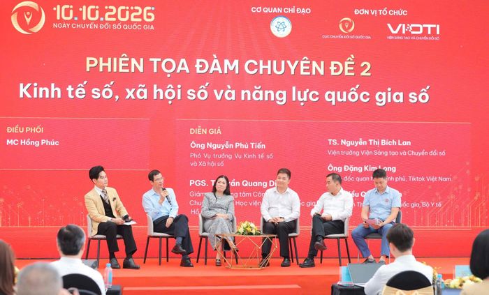 Phiên Tọa đàm chuyên đề 2. Ảnh: Phan Hoàn