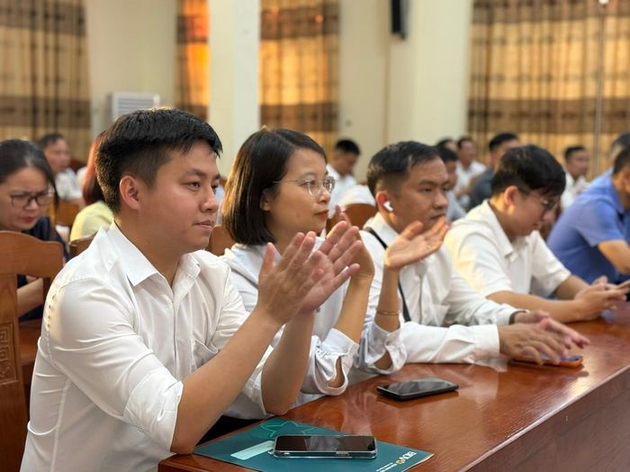 Các đại biểu tham dự hội nghị.