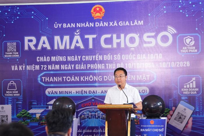 Phó Chủ tịch UBND xã Gia Lâm Nguyễn Ngọc Dũng phát biểu tại chương trình. Ảnh: Hoàng Anh