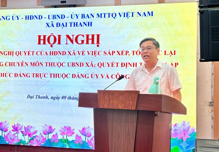Bí thư Đảng ủy, Chủ tịch HĐND xã Đại Thanh Đặng Đức Quỳnh phát biểu tại hội nghị. Ảnh: PV