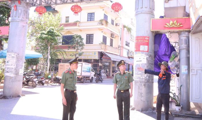 Công an xã Tam Hưng đánh giá, lựa chọn vị trí lắp đặt camera bảo đảm mức độ bao phủ và khả năng tích hợp dữ liệu tối ưu. Ảnh: Bình Minh 