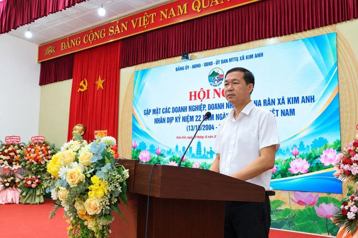 Phó Chủ tịch UBND xã Kim Anh ghi nhận đánh giá cao những đóng góp của các doanh nghiệp trong phát triển kinh tế xã hội địa phương. Ảnh: Sỹ Hào