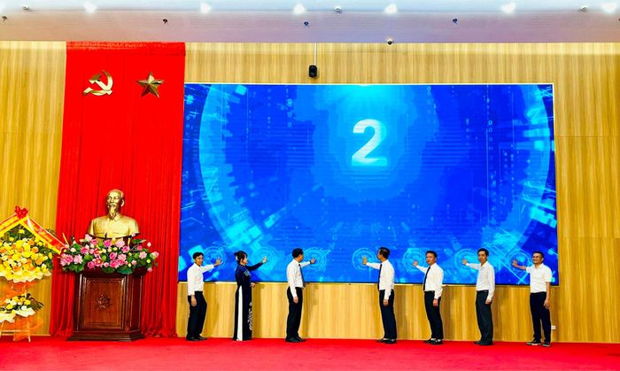 Nghi thức phát động: Chương trình kết nối Chính quyền – Cộng đồng doanh nghiệp – Đồng hành - Phát triển. Ảnh: Trần Oanh.