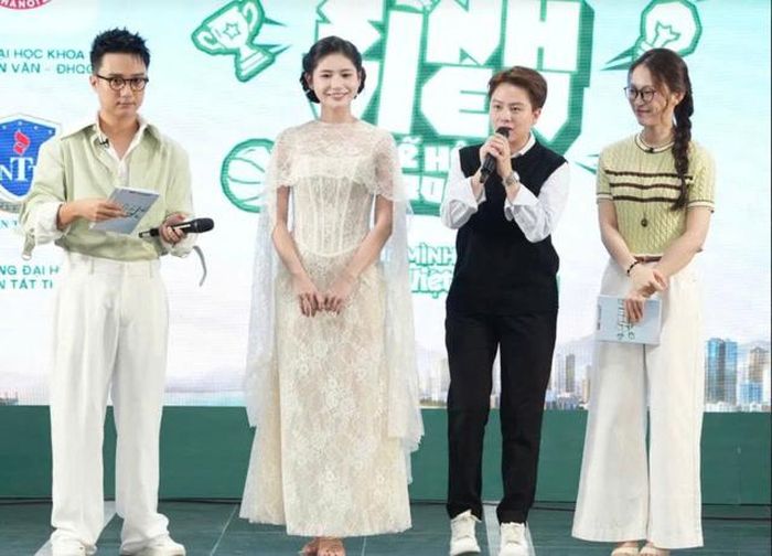 MC Khánh Vy, MC Sơn Lâm và 2 đại sứ.