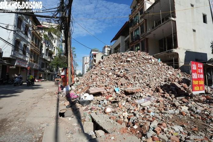 Sau khi hoàn thành, ngõ 381 Nguyễn Khang được mở rộng lên 21,25m, gồm lòng đường rộng 11,25m và vỉa hè rộng 5m mỗi bên.