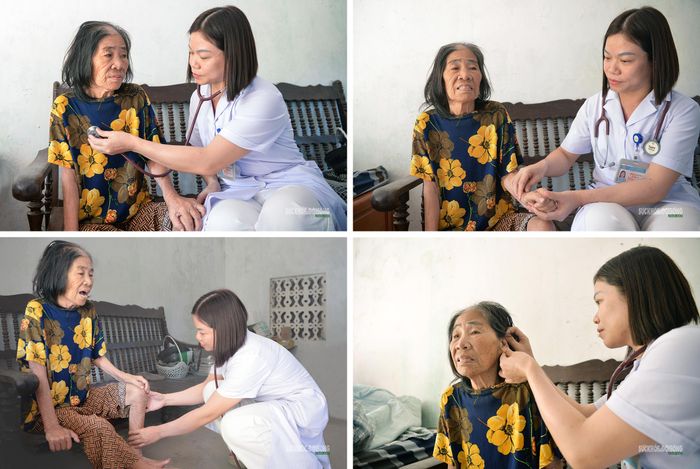 Kiểm tra tim phổi, mạch, vận động chân,... cho bà Trần Thị Đắc tại nhà. Ảnh: Tuấn Anh