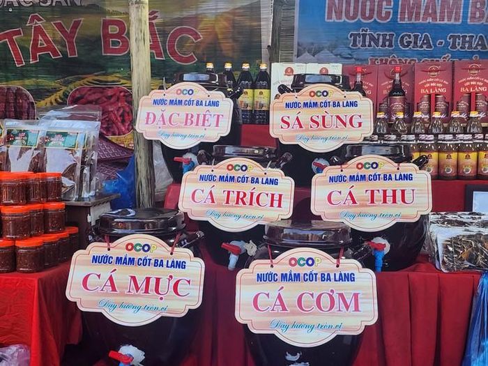 Những sản phẩm đặc sắc của các địa phương tại Liên hoan Văn hóa Ẩm thực. Ảnh: Ngọc Hưng.
