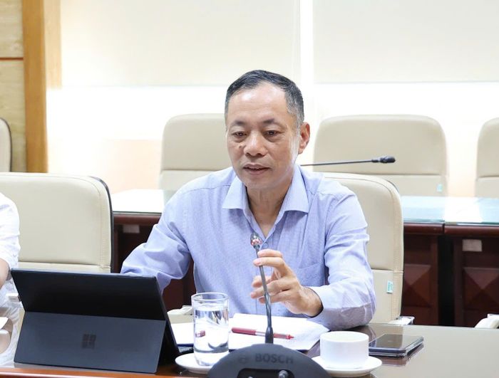Cục trưởng Cục Quản lý Dược Vũ Tuấn Cường phát biểu tại cuộc họp. Ảnh: Trần Minh