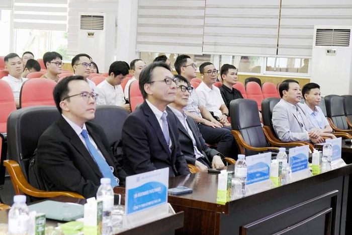 Các đại biểu, chuyên gia nước ngoài đến từ Hội Nội soi Tiêu hóa Châu Á - Thái Bình Dương dự hội thảo. Ảnh: TD