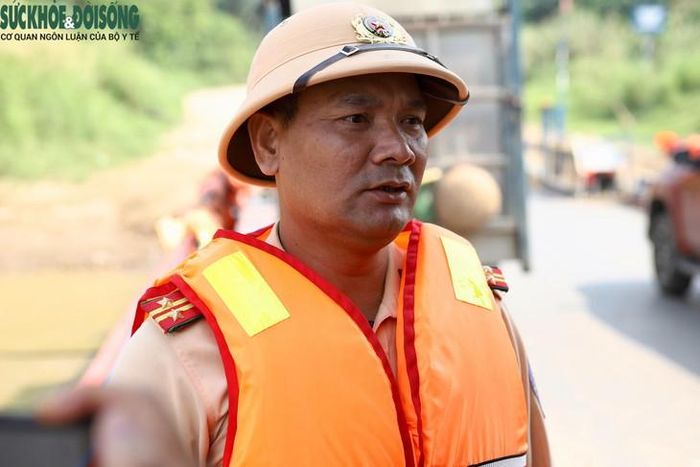 Theo Trung tá Trịnh Văn Trường, camera giám sát kết hợp tuần tra trực tiếp giúp lực lượng chức năng theo dõi hoạt động giao thông đường thủy, kịp thời nhắc nhở khi phát hiện nguy cơ mất an toàn. (Ảnh Thành Long)