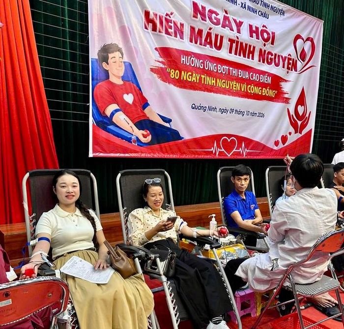 Kết thúc chương trình, ban tổ chức thu về hơn 211 đơn vị máu. Ảnh: Văn Sỹ.