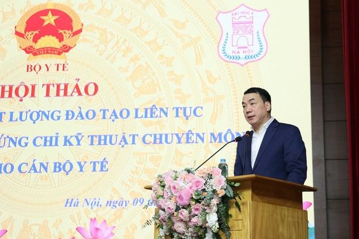 TS.BS Nguyễn Ngô Quang - Cục trưởng Cục Khoa học công nghệ và Đào tạo (Bộ Y tế) phát biểu khai mạc và định hướng chỉ đạo hội thảo. Ảnh: Trần Minh
