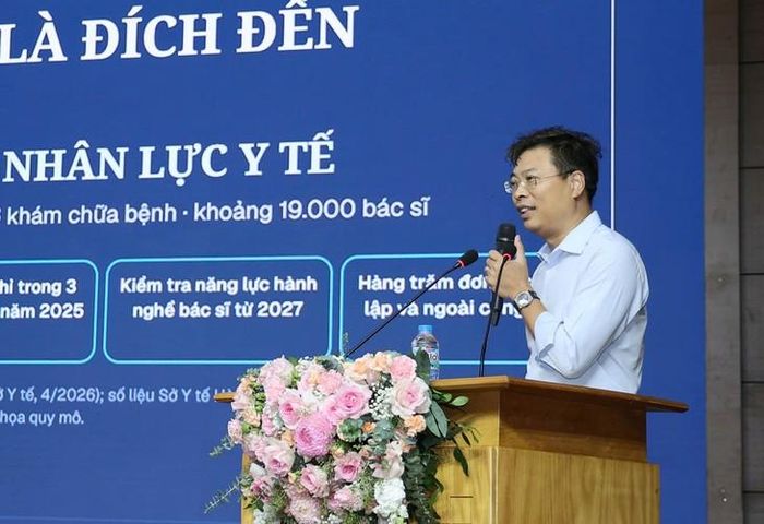 Đại diện các cơ sở đào tạo, cơ quan quản lý y tế Trung ương và địa phương trình bày tham luận tại hội thảo. Ảnh; Trần Minh