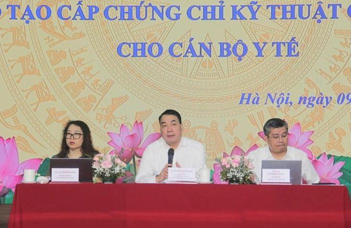 Đoàn chủ tọa điều hành hội thảo và tiếp thu các ý kiến thảo luận từ đại biểu. Ảnh; Trần Minh