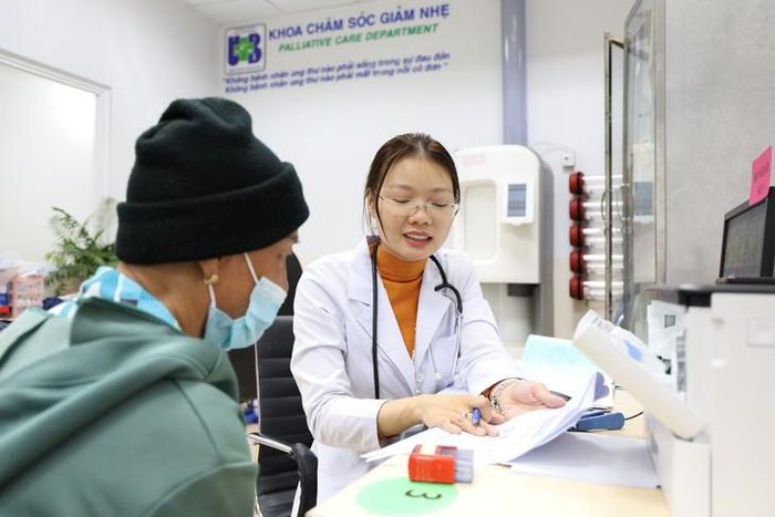 Bệnh nhân tại khoa Chăm sóc giảm nhẹ Bệnh viện Ung Bướu TPHCM. Ảnh: BVCC