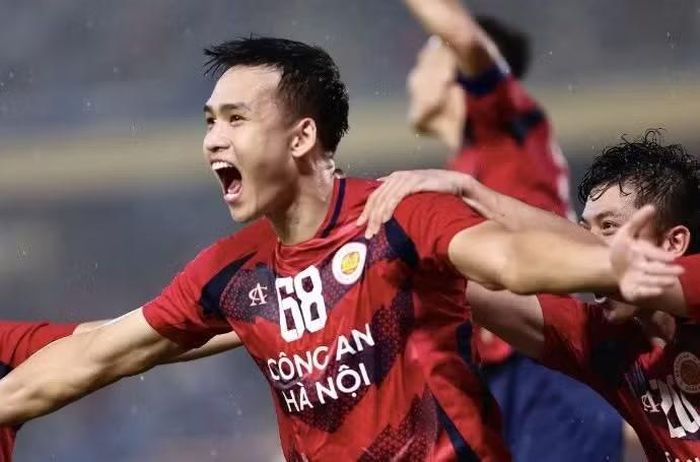 Bùi Hoàng Việt Anh là thủ lĩnh hàng thủ Câu lạc bộ Công an Hà Nội