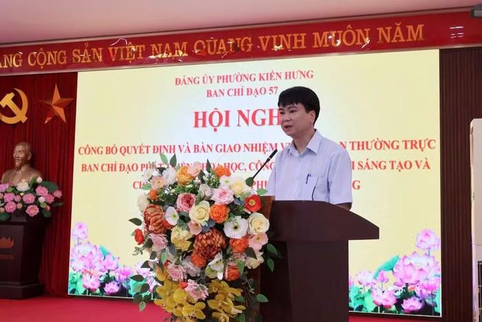 Bí thư Đảng ủy, Chủ tịch HĐND phường Kiến Hưng Nguyễn Tiến Quyết phát biểu chỉ đạo tại hội nghị