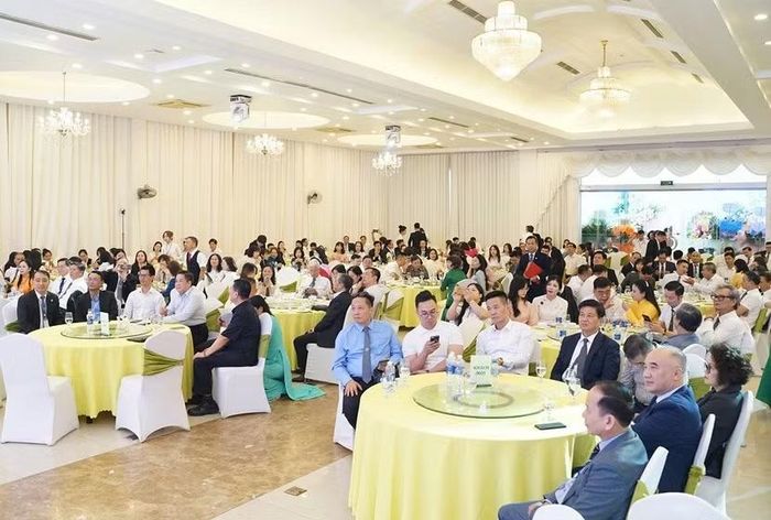 Đông đảo thành viên Đoàn Luật sư TP Hà Nội dự sơ kết và Lễ kỉ niệm Ngày truyền thống.
