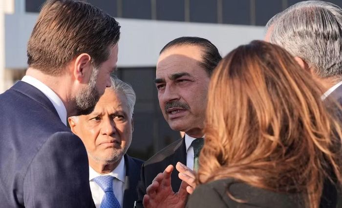 Ông nhấn mạnh Tehran muốn chấm dứt xung đột, đồng thời bảo đảm các quyền lợi của người dân Iran được tôn trọng theo luật pháp quốc tế.