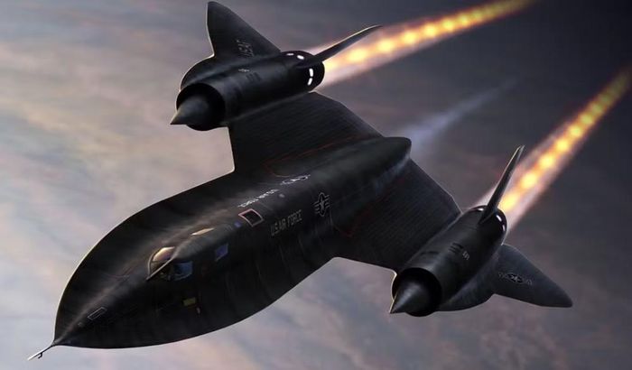Nhưng nếu chỉ nói SR-71 "rò nhiên liệu vì titan giãn nở" thì vẫn chưa đủ. Vấn đề thực sự là các kỹ sư phải thiết kế toàn bộ máy bay xoay quanh sự giãn nở nhiệt.