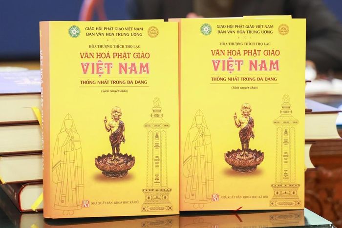 Cuốn sách “Văn hóa Phật giáo Việt Nam: Thống nhất trong đa dạng”. Ảnh: Quang Vinh.