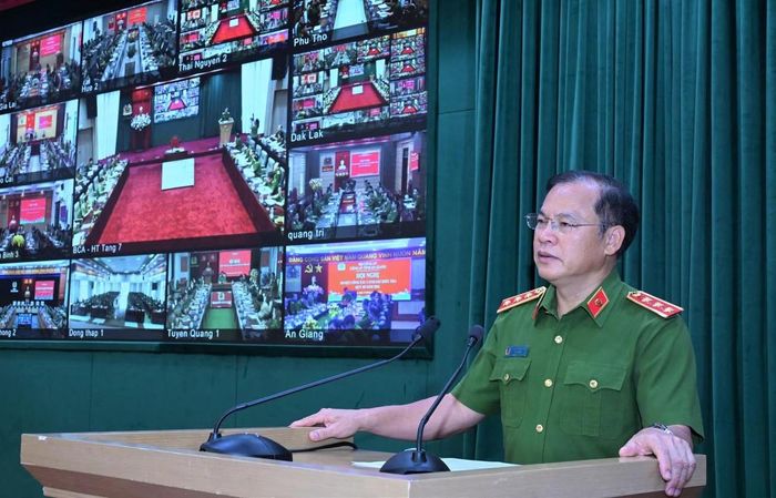 Thượng tướng Nguyễn Văn Long, Ủy viên Trung ương Đảng, Thứ trưởng Bộ Công an, Thủ trưởng Cơ quan Cảnh sát điều tra Bộ Công an phát biểu tại Hội nghị. Ảnh BCA.