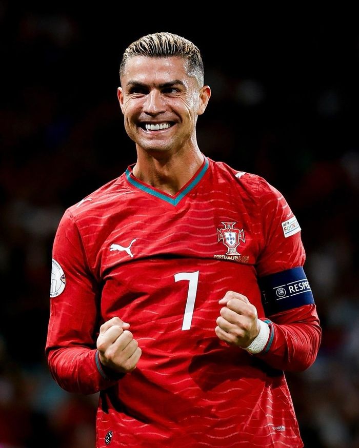 Theo chuyên gia truyền thông, thương hiệu Ronaldo khó có thể thay thế trong ngắn hạn. Ảnh: cristiano/Instagram.