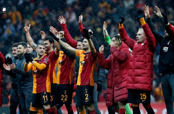  Danh sách cá nhân điều tra còn có những nhân vật cấp cao của Galatasaray, Besiktas và Fenerbahce. Ảnh: Reuters.
