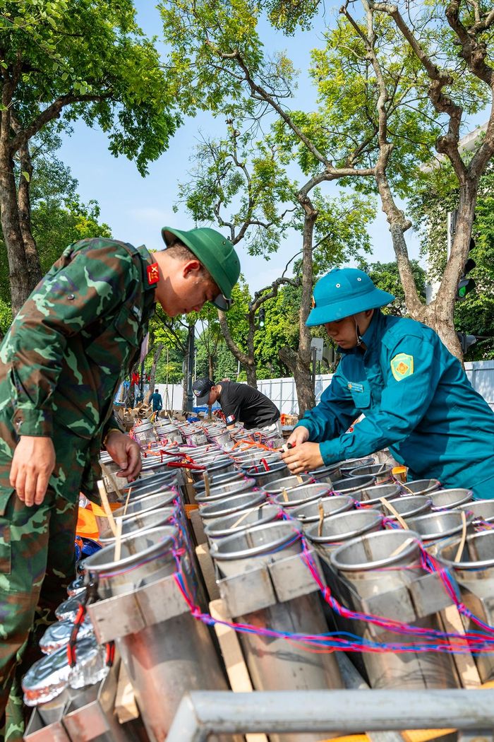  Theo chương trình dự kiến, pháo hoa sẽ được bắn vào 21 giờ ngày 10/10 với thời lượng khoảng 15 phút 