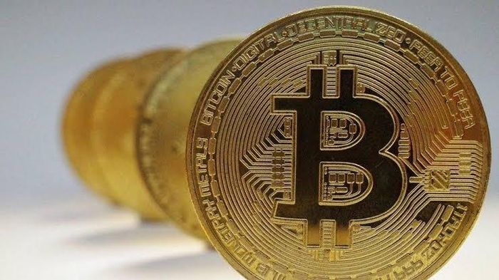 Bitcoin là đồng tiền khiến cả thế giới tranh cãi. Ảnh: BBC.