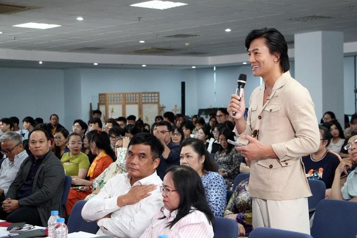 Diễn viên Hiếu Nguyễn chia sẻ