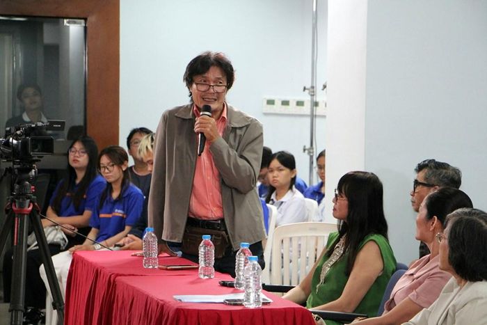 Đạo diễn - NSƯT Công Ninh góp ý kiến tại tọa đàm