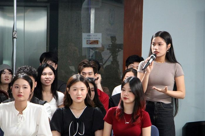 Sinh viên Trường Sân khấu - Điện ảnh TP.HCM chia sẻ ý kiến