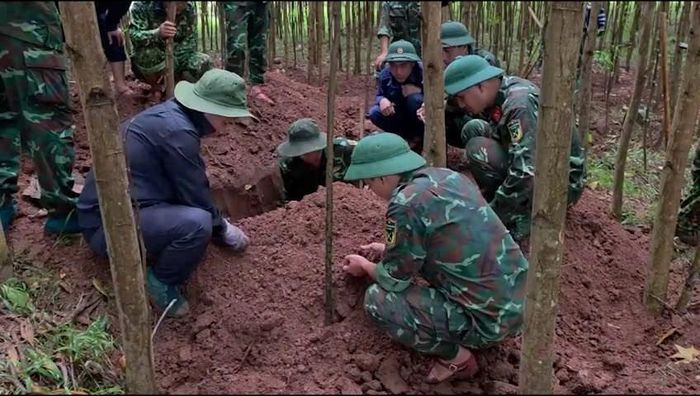Các lực lượng thực hiện nhiệm vụ nỗ lực hết sức để lần tìm manh mối, xác minh thông tin liệt sĩ