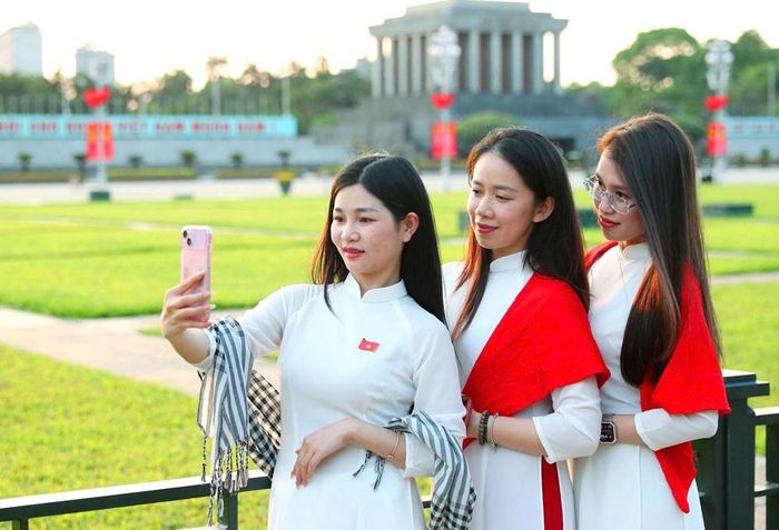 Tuổi trẻ Thủ đô đang cùng chung tay xây dựng Hà Nội thành Thủ đô văn hiến, hiện đại