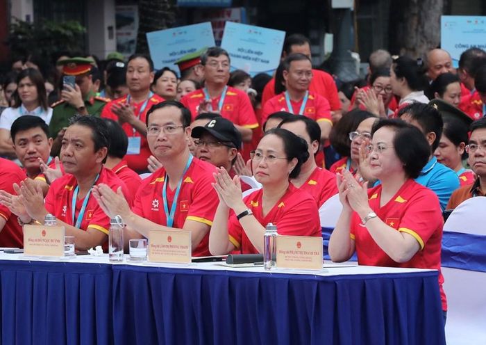 Phó Thủ tướng Phạm Thị Thanh Trà, Bộ trưởng Bộ VHTTDL Lâm Thị Phương Thanh cùng các đại biểu dự lễ phát động
