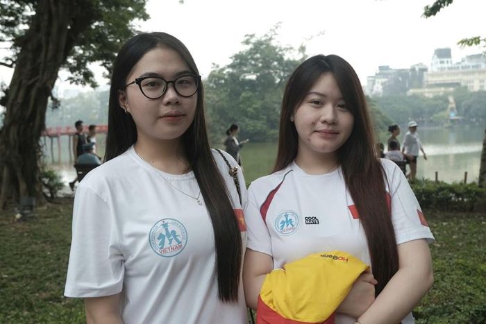 Chân dung bạn Nguyễn Thị Ngân (bên phải)