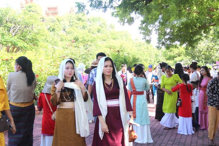 Sắc màu Lễ hội Katê