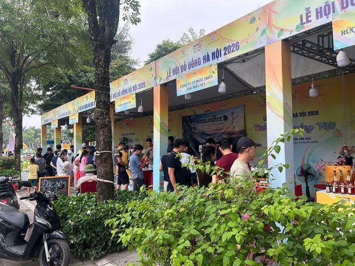 Ngày thứ 2 diễn ra, Lễ hội nhận được sự quan tâm của rất đông người dân đến trải nghiệm