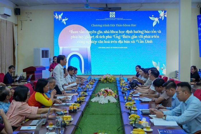 UBND xã Vân Đình (Hà Nội) phối hợp với các cơ quan chuyên môn tổ chức Hội thảo khoa học “Định hướng công tác bảo vệ, phát huy giá trị di tích Phủ Ứng Thiên gắn với phát triển công nghiệp văn hóa trên địa bàn xã Vân Đình”