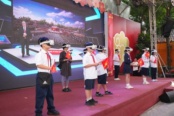 Chương trình thu hút sự tham gia của đông đảo các bạn trẻ. Ảnh: Xuân Đào