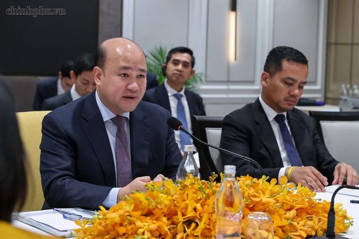 Phó Thủ tướng Hun Many, Chủ tịch Hội Liên hiệp Thanh niên Campuchia khẳng định lực lượng thanh niên Campuchia sẽ tiếp tục nỗ lực cùng tuổi trẻ Việt Nam đưa mối quan hệ hữu nghị truyền thống, bền vững lâu dài Việt Nam - Campuchia ngày càng phát triển - Ảnh: chinhphu.vn/Nhật Bắc