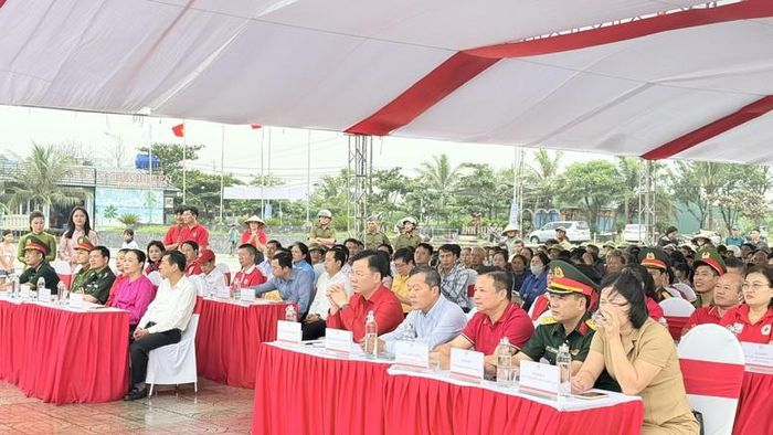 Các đại biểu tham gia Chương trình hưởng ứng Ngày Quốc tế Giảm nhẹ rủi ro thiên tai năm 2026 với chủ đề: “Khả năng chống chịu bắt đầu từ chính ngôi nhà của bạn” tại Nghệ An - Ảnh: chinhphu.vn/Toàn Thắng