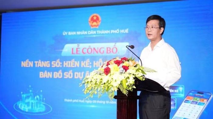 Giám đốc Sở Khoa học và Công nghệ thành phố Nguyễn Xuân Sơn nhấn mạnh: Thông qua các nền tảng sẽ mở thêm kênh tiếp nhận hiến kế, giải quyết kiến nghị doanh nghiệp và công khai thông tin dự án đầu tư. (Ảnh: Ng. Hiếu)