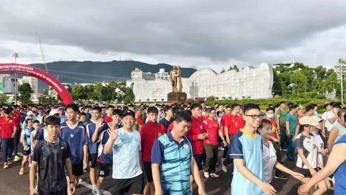 Chuỗi hoạt động giao lưu, trải nghiệm và thi đấu thể thao quần chúng thu hút đông đảo người dân địa phương và du khách tham gia rèn luyện thể chất. (Ảnh: LƯƠNG TÙNG)
