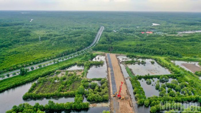 Với vai trò là một công trình hạ tầng giao thông quy mô lớn, tuyến đường sắt Bến Thành-Cần Giờ không chỉ mang ý nghĩa kết nối giao thông, mà còn được kỳ vọng góp phần thúc đẩy phát triển kinh tế-xã hội khu vực phía nam Thành phố Hồ Chí Minh những năm tới.