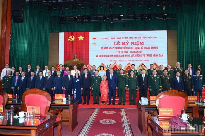 Tổng Bí thư, Chủ tịch nước Tô Lâm, các đồng chí lãnh đạo, nguyên lãnh đạo Đảng, Nhà nước và các đại biểu dự Lễ kỷ niệm 80 năm Ngày truyền thống Lực lượng vũ trang Thủ đô và đón nhận Danh hiệu Anh hùng Lực lượng vũ trang nhân dân.