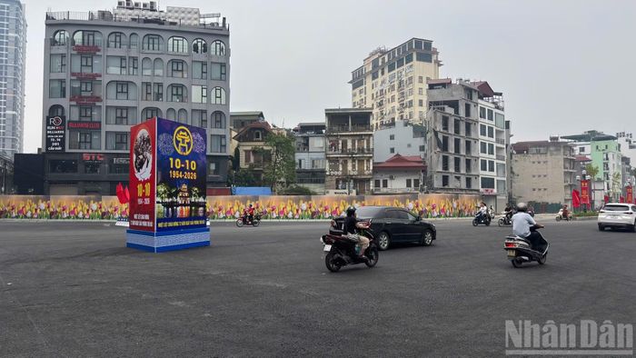 Đoạn tuyến Cầu Giấy-Dương Đình Nghệ lúc 9 giờ sáng ngày 10/10.
