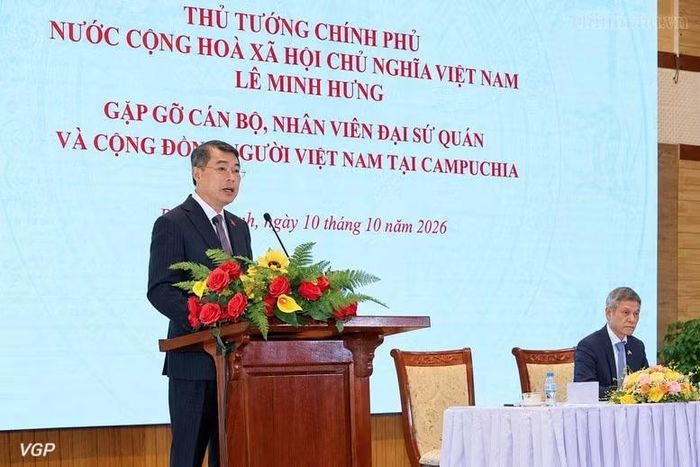 Thủ tướng Chính phủ Lê Minh Hưng phát biểu ý kiến tại cuộc gặp gỡ. (Ảnh: VGP/Nhật Bắc)