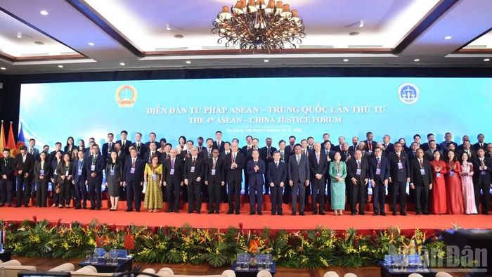 Khai mạc Diễn đàn Tư pháp ASEAN-Trung Quốc lần thứ tư với chủ đề “Tăng cường hợp tác tư pháp trong bối cảnh hội nhập quốc tế và kỷ nguyên số”. (Ảnh: ANH ĐÀO)